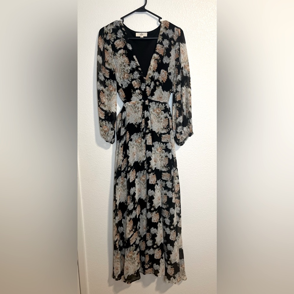 Maxi dress with side cut out